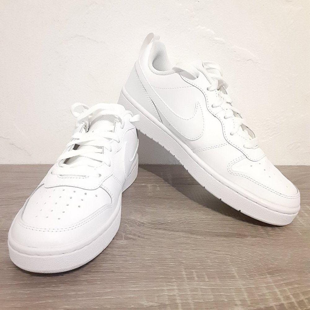 Nike Court Borough Low 2 Shoes Youth Size 6Y Triple White, Womens 7.5 PRELOVED!